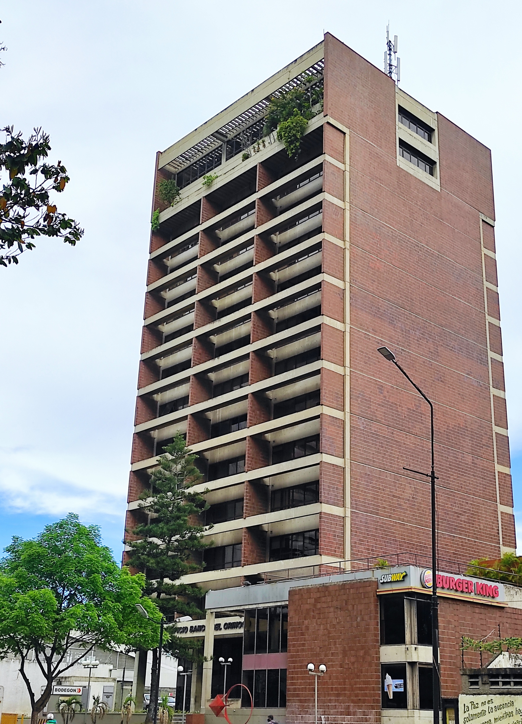 Edificio Banco del Orinoco - Sede KLMC